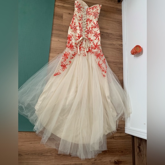 Red and White Lace Mermaid Gown with Train (Prom/Wedding Dress) - Picture 7 of 12